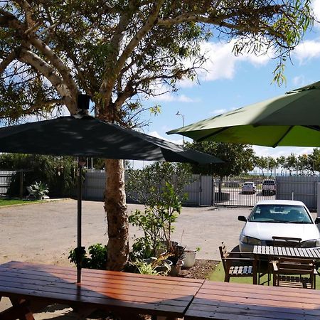 Geraldton Backpackers Pansiyon Dış mekan fotoğraf