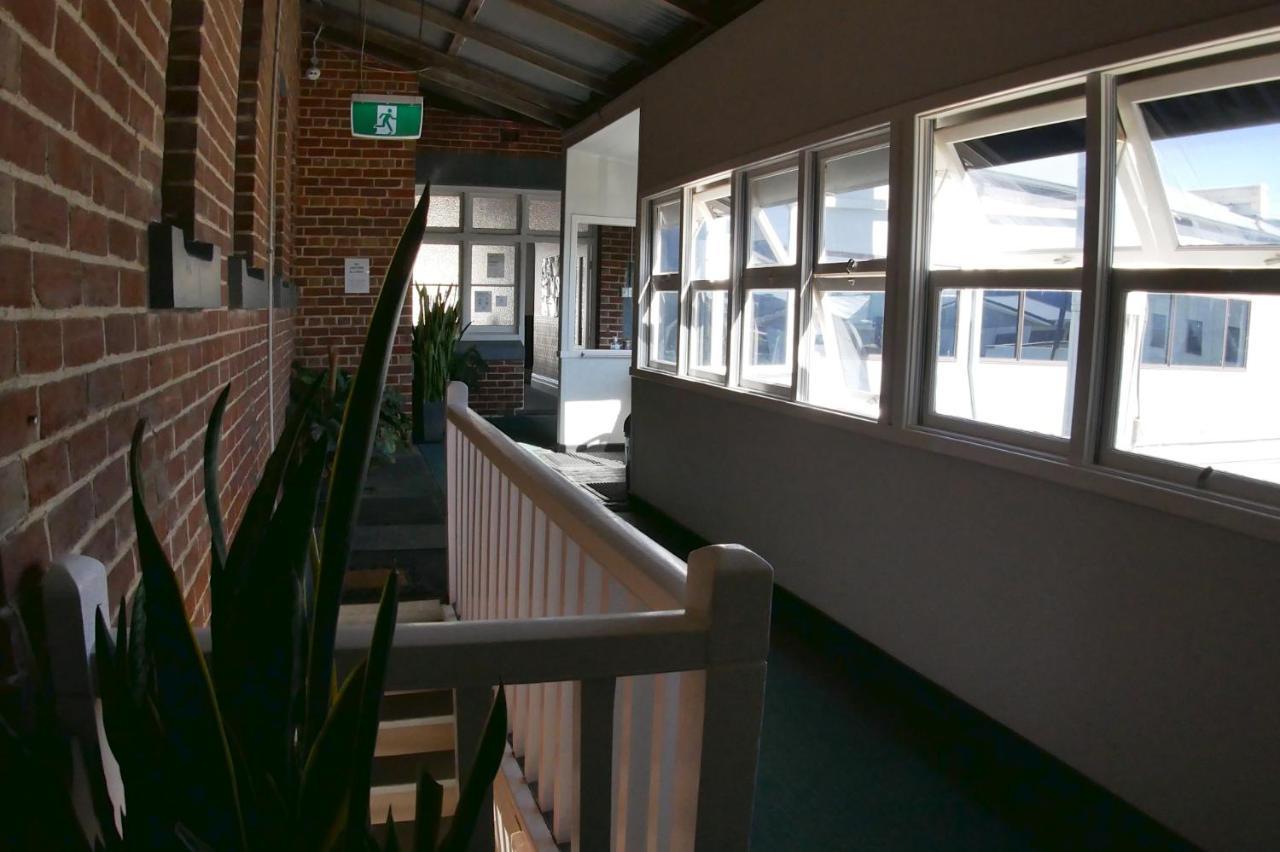 Geraldton Backpackers Pansiyon Dış mekan fotoğraf