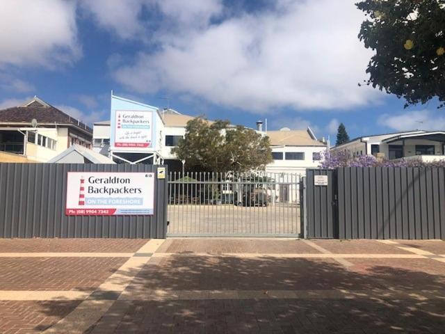 Geraldton Backpackers Pansiyon Dış mekan fotoğraf