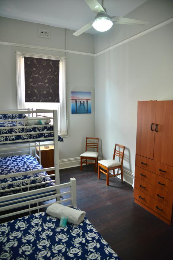 Geraldton Backpackers Pansiyon Dış mekan fotoğraf