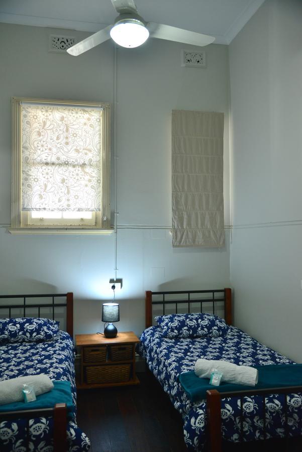 Geraldton Backpackers Pansiyon Dış mekan fotoğraf
