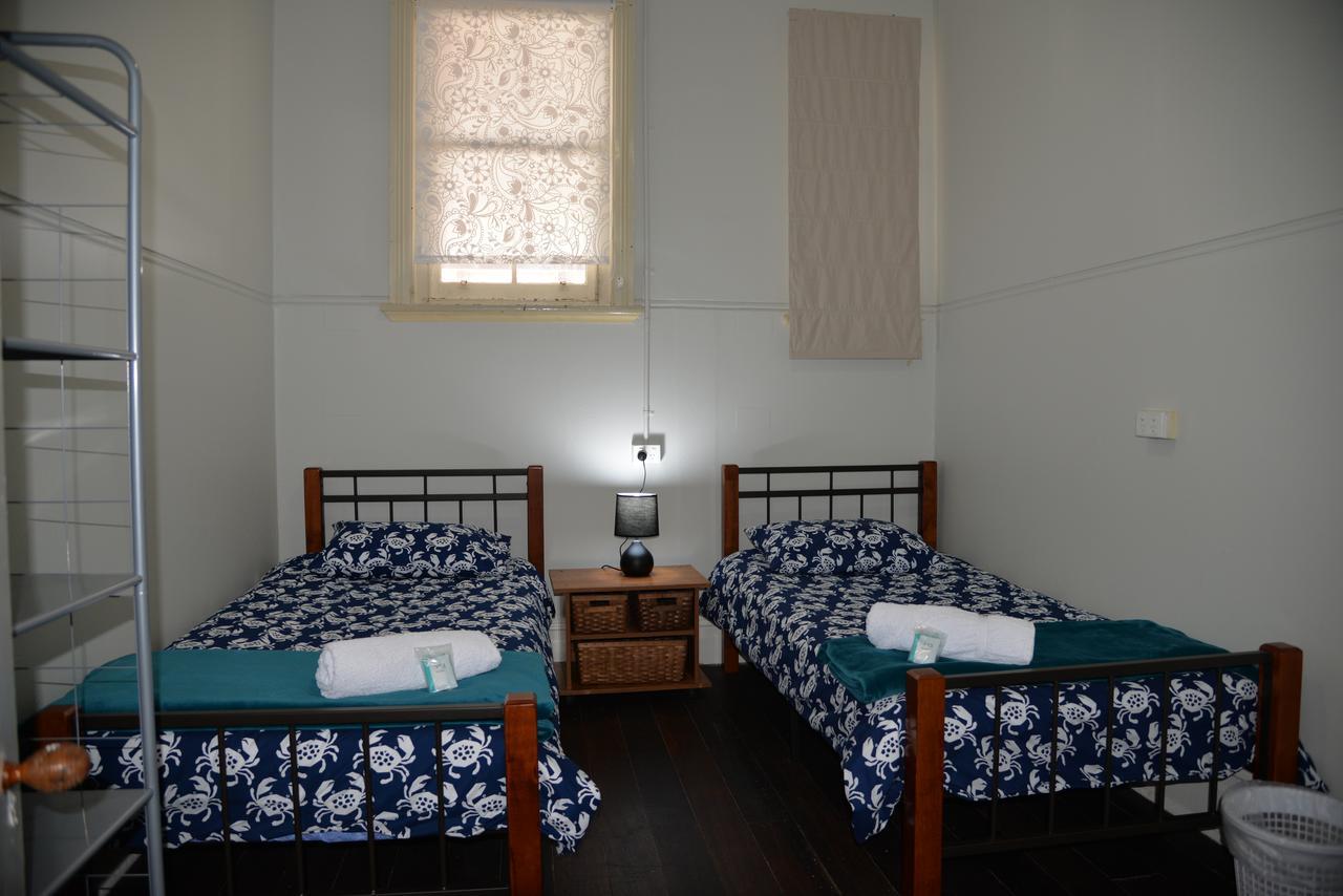 Geraldton Backpackers Pansiyon Dış mekan fotoğraf
