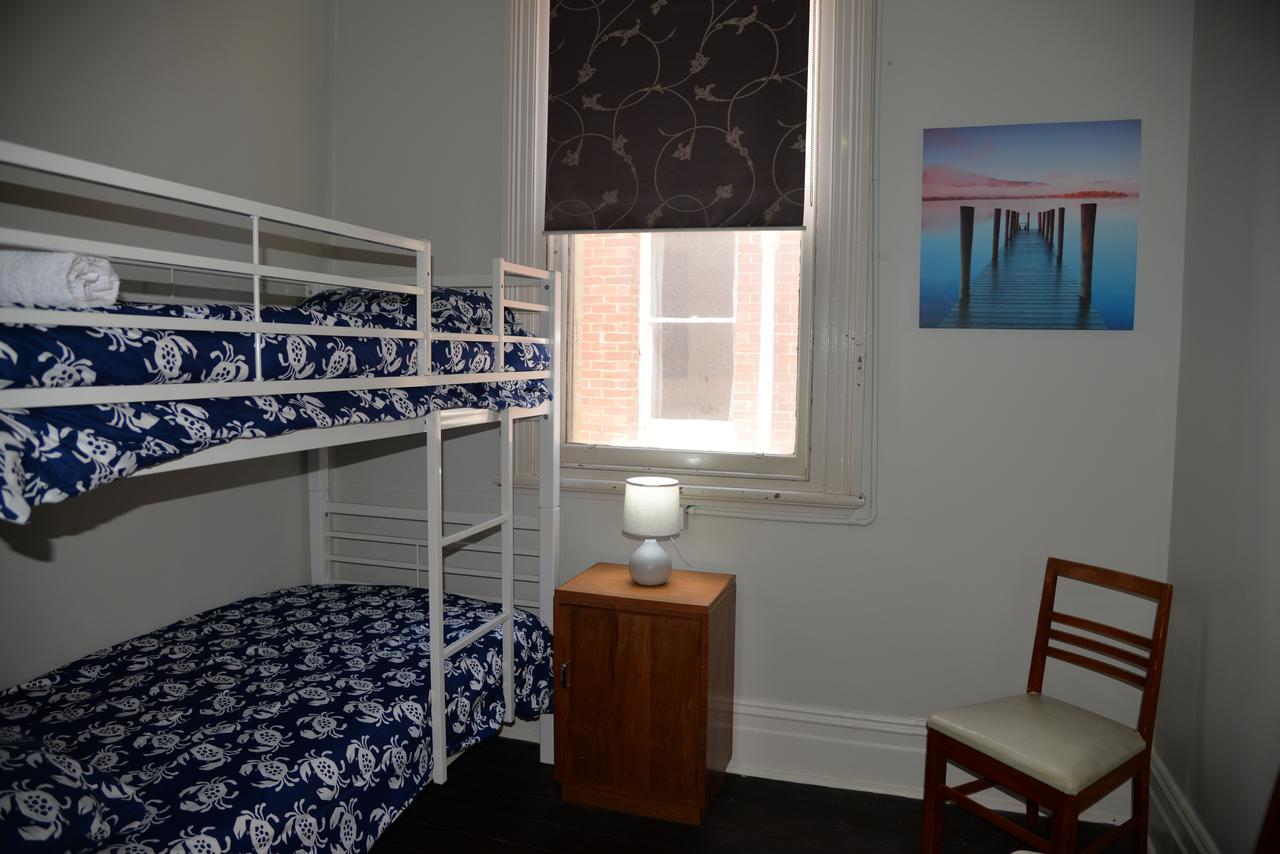 Geraldton Backpackers Pansiyon Dış mekan fotoğraf