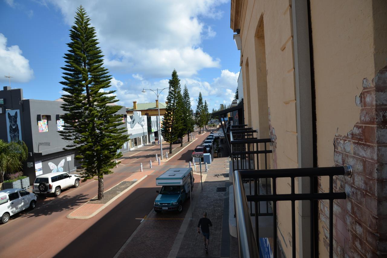 Geraldton Backpackers Pansiyon Dış mekan fotoğraf
