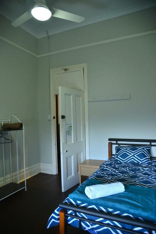 Geraldton Backpackers Pansiyon Dış mekan fotoğraf