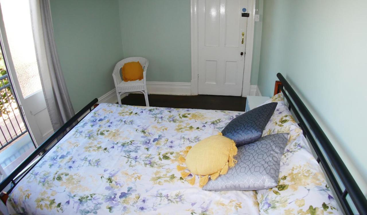 Geraldton Backpackers Pansiyon Dış mekan fotoğraf