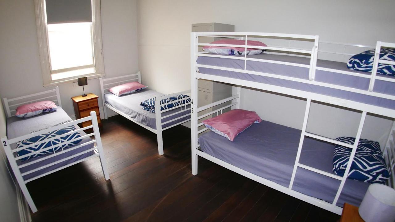 Geraldton Backpackers Pansiyon Dış mekan fotoğraf